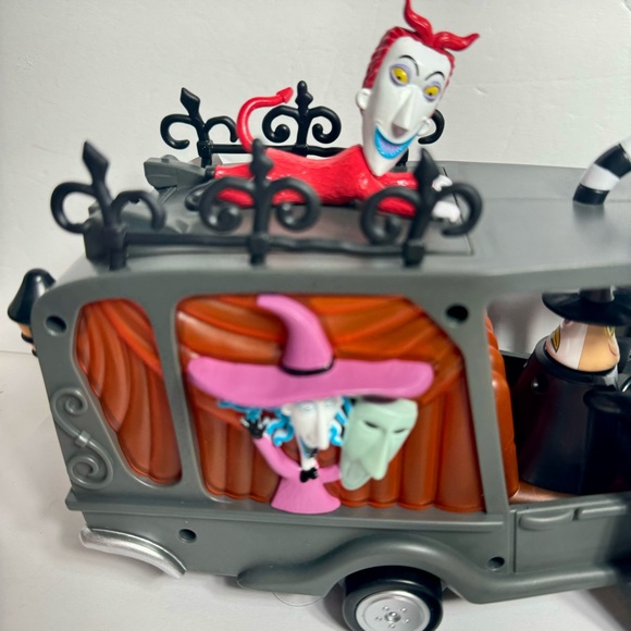 (Sold) NWT. Disney ‘The Nightmare Before Christmas’ Mayor’s Car Popcorn Bucket. - Picture 3 of 14